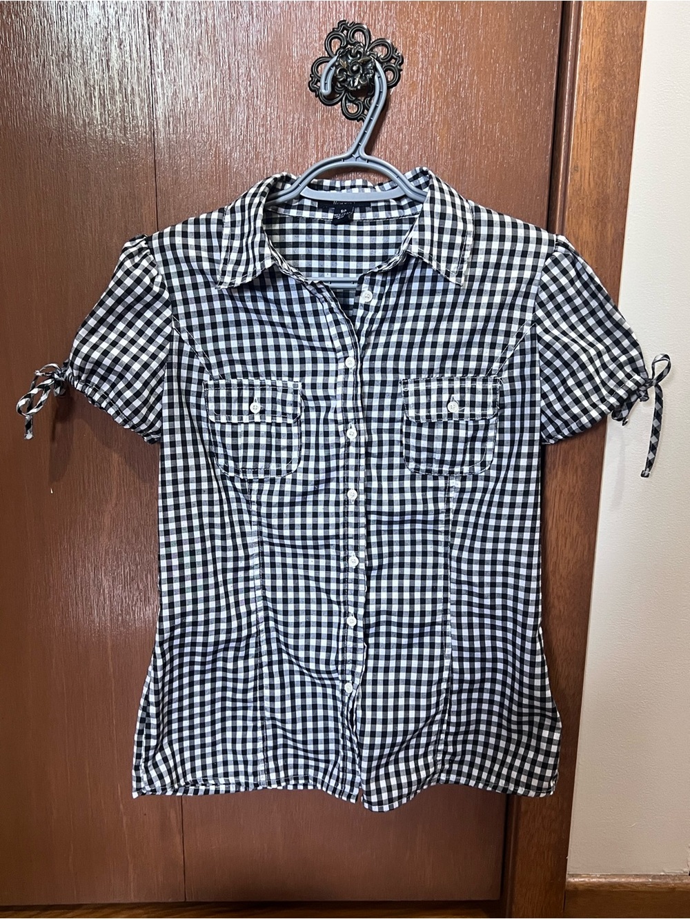 Black and White Gingham Short-Sleeve Button-Up Top